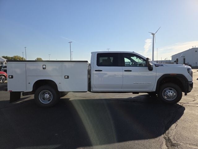2025 GMC Sierra 3500 HD Chassis Cab Pro