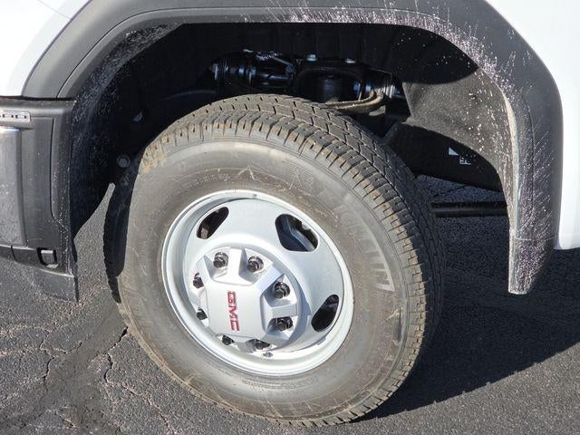 2025 GMC Sierra 3500 HD Chassis Cab Pro