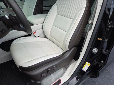 2024 GMC Acadia Base