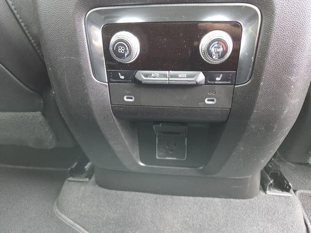 2023 GMC Yukon Base
