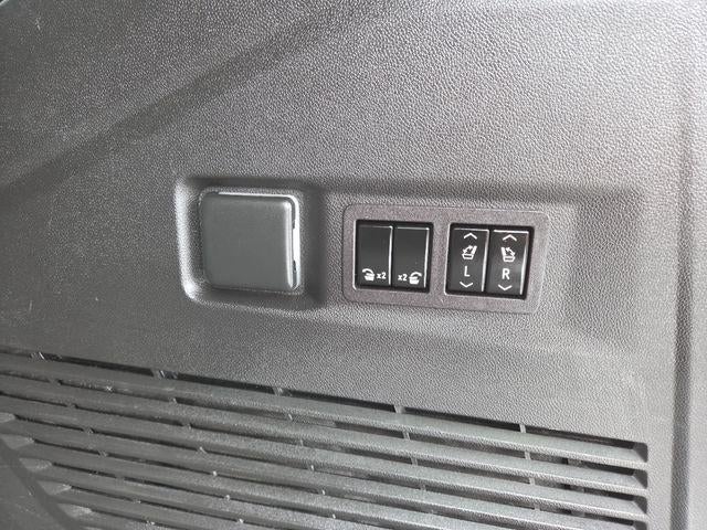 2023 GMC Yukon Base