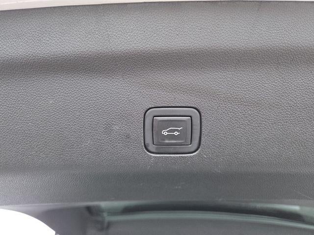 2023 GMC Yukon Base