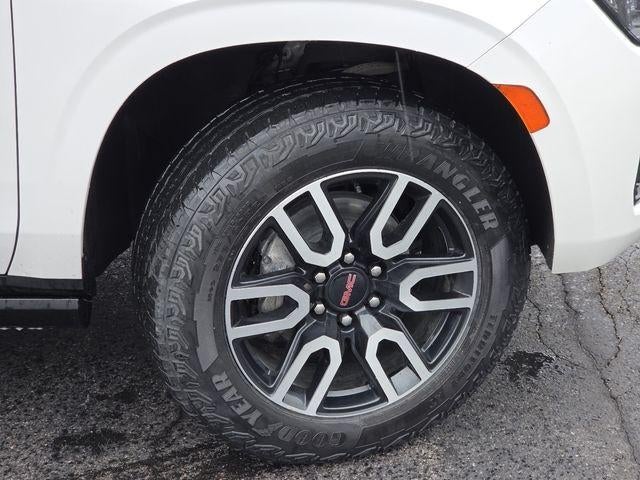2023 GMC Yukon Base