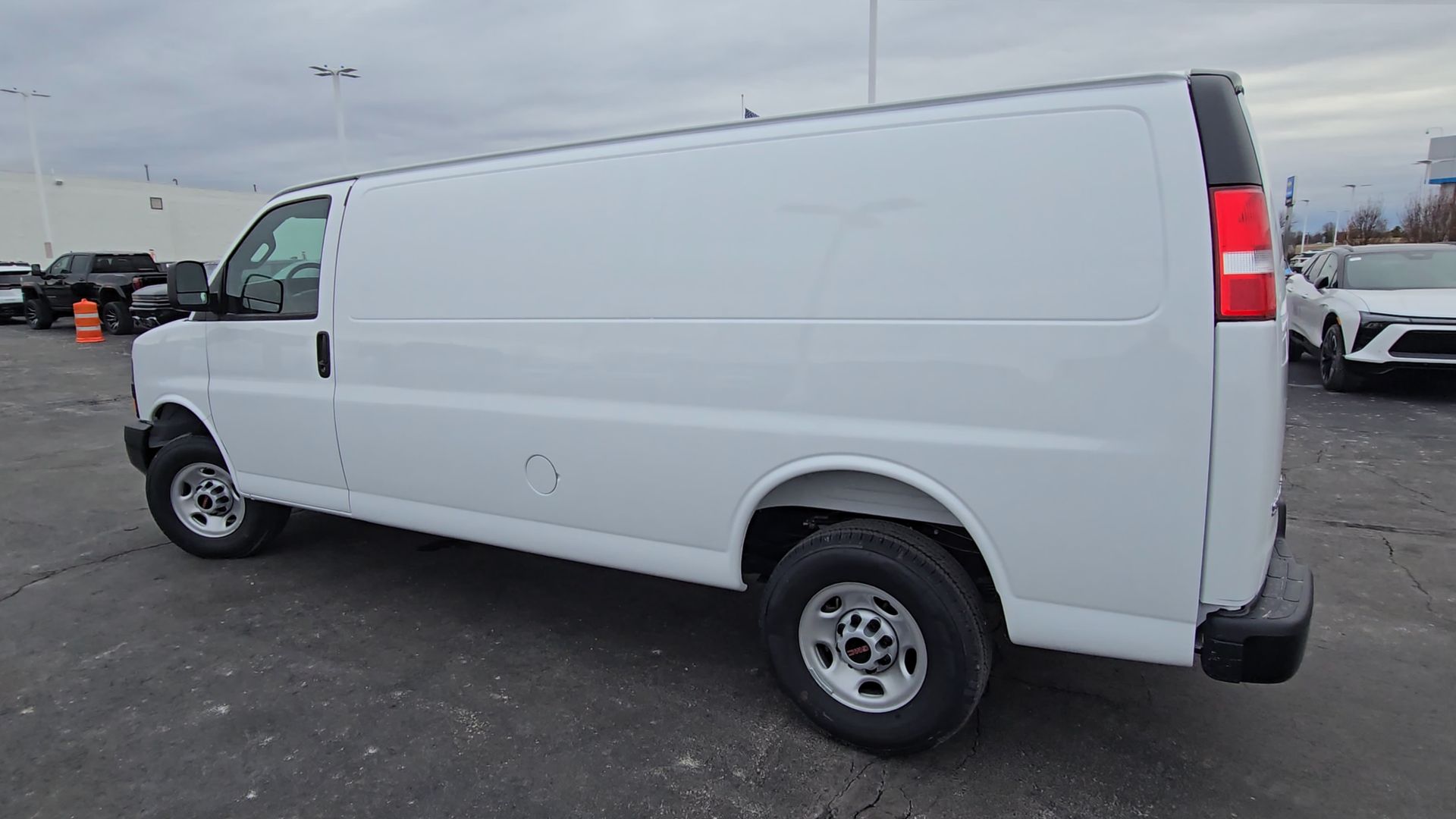 2025 GMC Savana Cargo 3500 Work Van