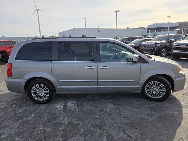 2013 Chrysler Town & Country Touring-L