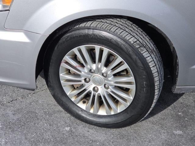 2013 Chrysler Town & Country Touring-L