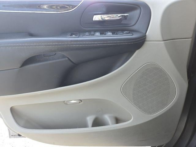 2013 Chrysler Town & Country Touring-L