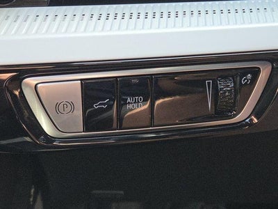 2025 Cadillac OPTIQ Luxury 2