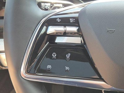 2025 Cadillac OPTIQ Luxury 2