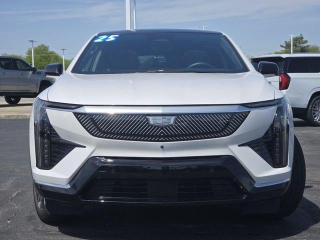 2025 Cadillac OPTIQ Luxury 2