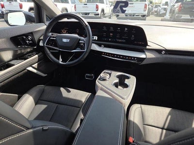 2025 Cadillac OPTIQ Luxury 2