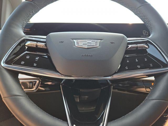 2025 Cadillac OPTIQ Luxury 2