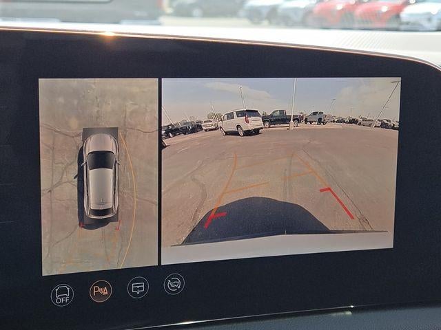 2025 Cadillac OPTIQ Luxury 2