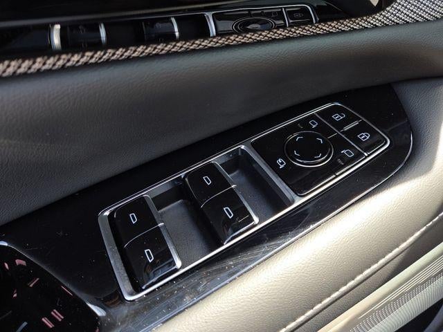 2025 Cadillac OPTIQ Luxury 2