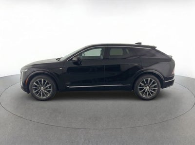 2025 Cadillac OPTIQ Luxury 2