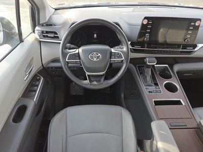 2024 Toyota Sienna XLE