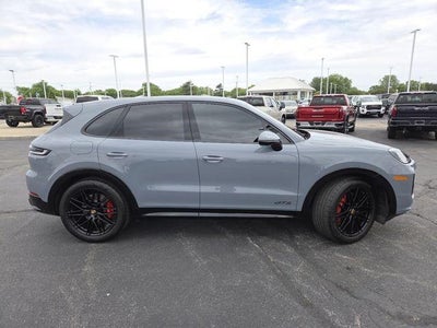 2025 Porsche Cayenne GTS