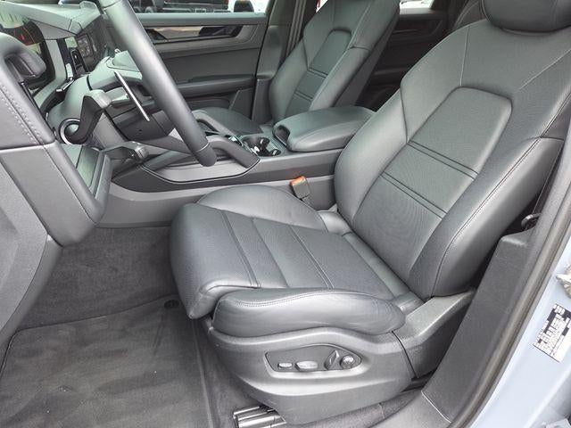 2025 Porsche Cayenne GTS