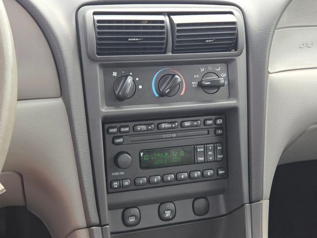 2003 Ford Mustang V6