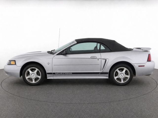 2003 Ford Mustang V6