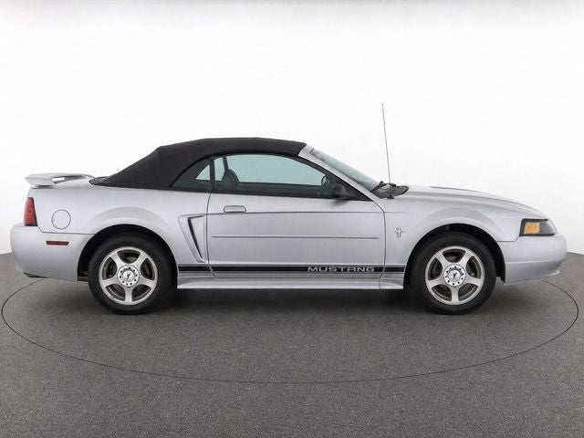 2003 Ford Mustang V6