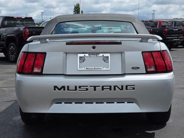 2003 Ford Mustang V6