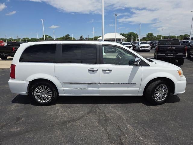 2015 Chrysler Town & Country Touring-L