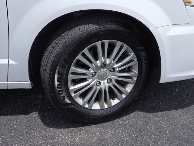 2015 Chrysler Town & Country Touring-L