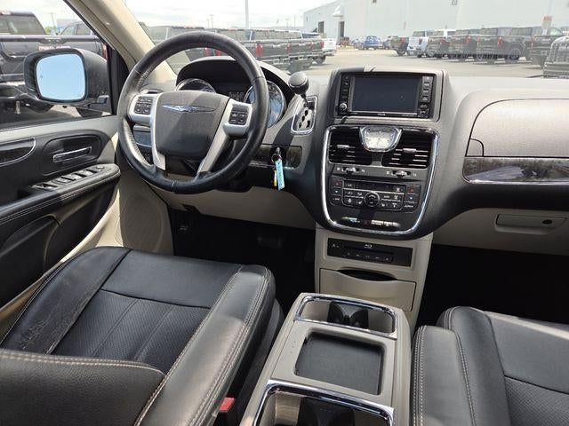 2015 Chrysler Town & Country Touring-L