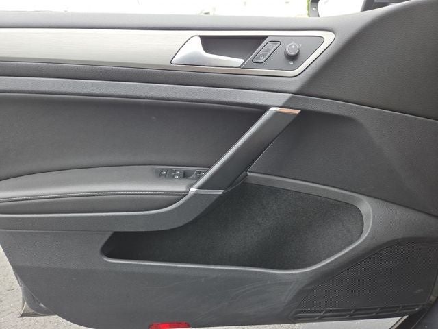 2017 Volkswagen Golf Wolfsburg