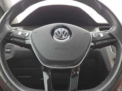 2017 Volkswagen Golf Wolfsburg