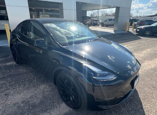 2023 Tesla Model Y Long Range