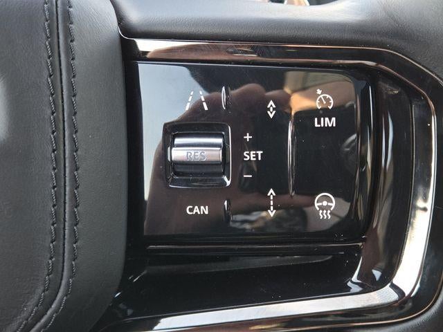 2025 Land Rover Range Rover Velar Dynamic SE