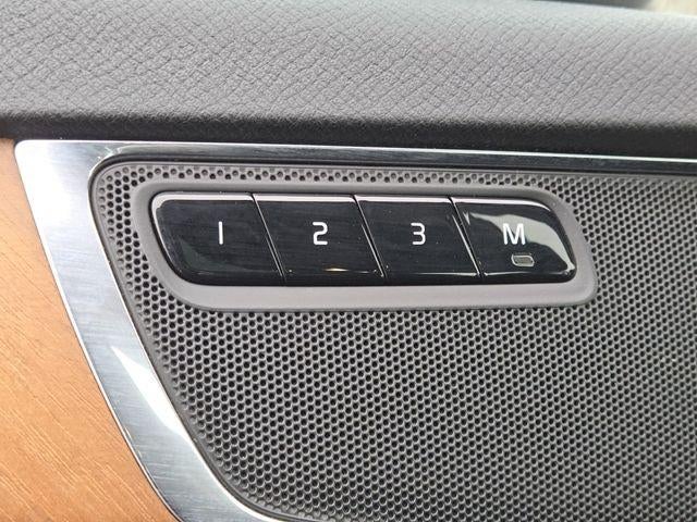 2021 Volvo XC90 T6 Momentum
