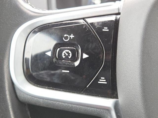 2021 Volvo XC90 T6 Momentum