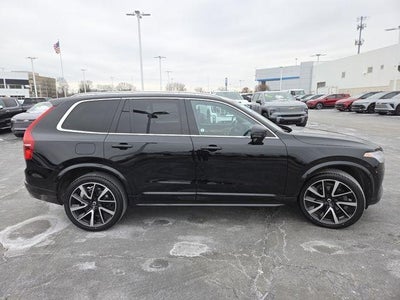 2021 Volvo XC90 T6 Momentum