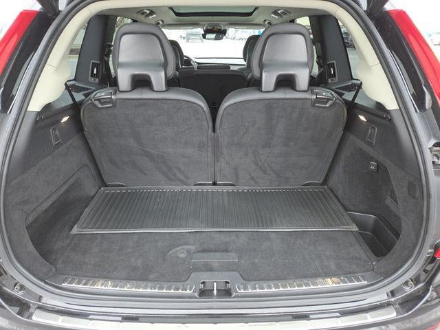 2021 Volvo XC90 T6 Momentum