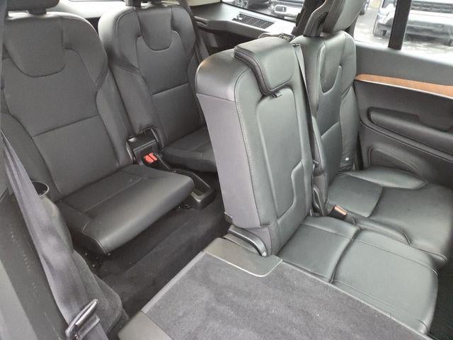 2021 Volvo XC90 T6 Momentum