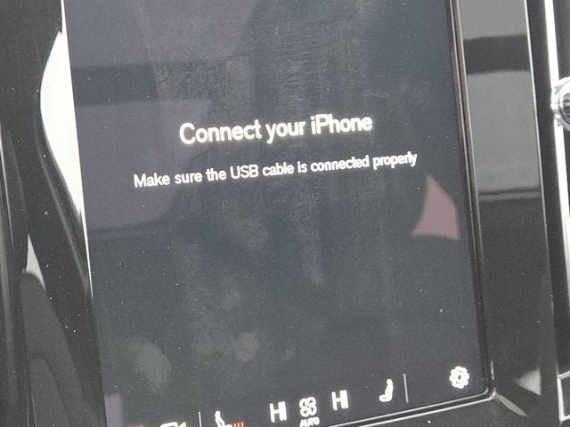 2025 Volvo XC40 B5 Plus Dark Theme