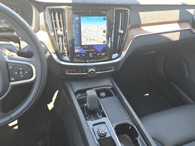 2022 Volvo S60 B5 AWD Momentum